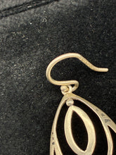 Load image into Gallery viewer, 2 Piece Silpada Sterling Silver Pierced Earrings