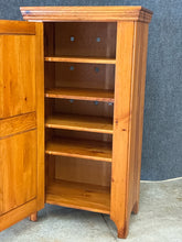 Load image into Gallery viewer, Pine Single-Door Cupboard