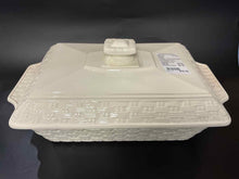 Load image into Gallery viewer, Belleek Ceramic 1 Piece Rectangle Basketweave Ivory Bakeware