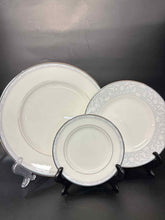 Load image into Gallery viewer, Waterford Alana Dinnerware set