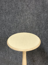 Load image into Gallery viewer, White Round Pedestal Table