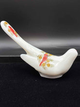 Load image into Gallery viewer, Fenton Glass Vintage Bird White 1 Piece Figurine