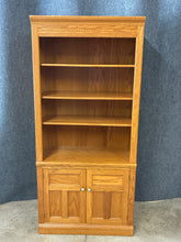 Load image into Gallery viewer, Pennsylvania House Solid Oak Bookcase