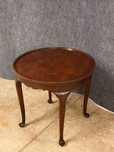 Load image into Gallery viewer, Hekman Side Table