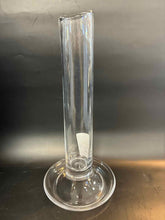 Load image into Gallery viewer, Gommaire Clear Glass Vase