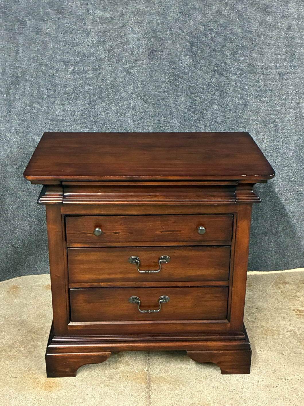 Vaughan Furniture Traditional Cherry Nightstand with Pull-Out Tray