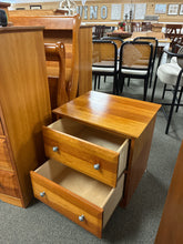 Load image into Gallery viewer, Country Woods Nightstand