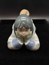 Load image into Gallery viewer, Lladro Porcelain White 1 Piece Figurine
