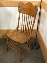 Load image into Gallery viewer, Vintage Pedestal Dining Table With 2 Leaf Extensions, 8 Pressback Chairs