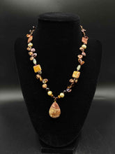 Load image into Gallery viewer, Necklace
