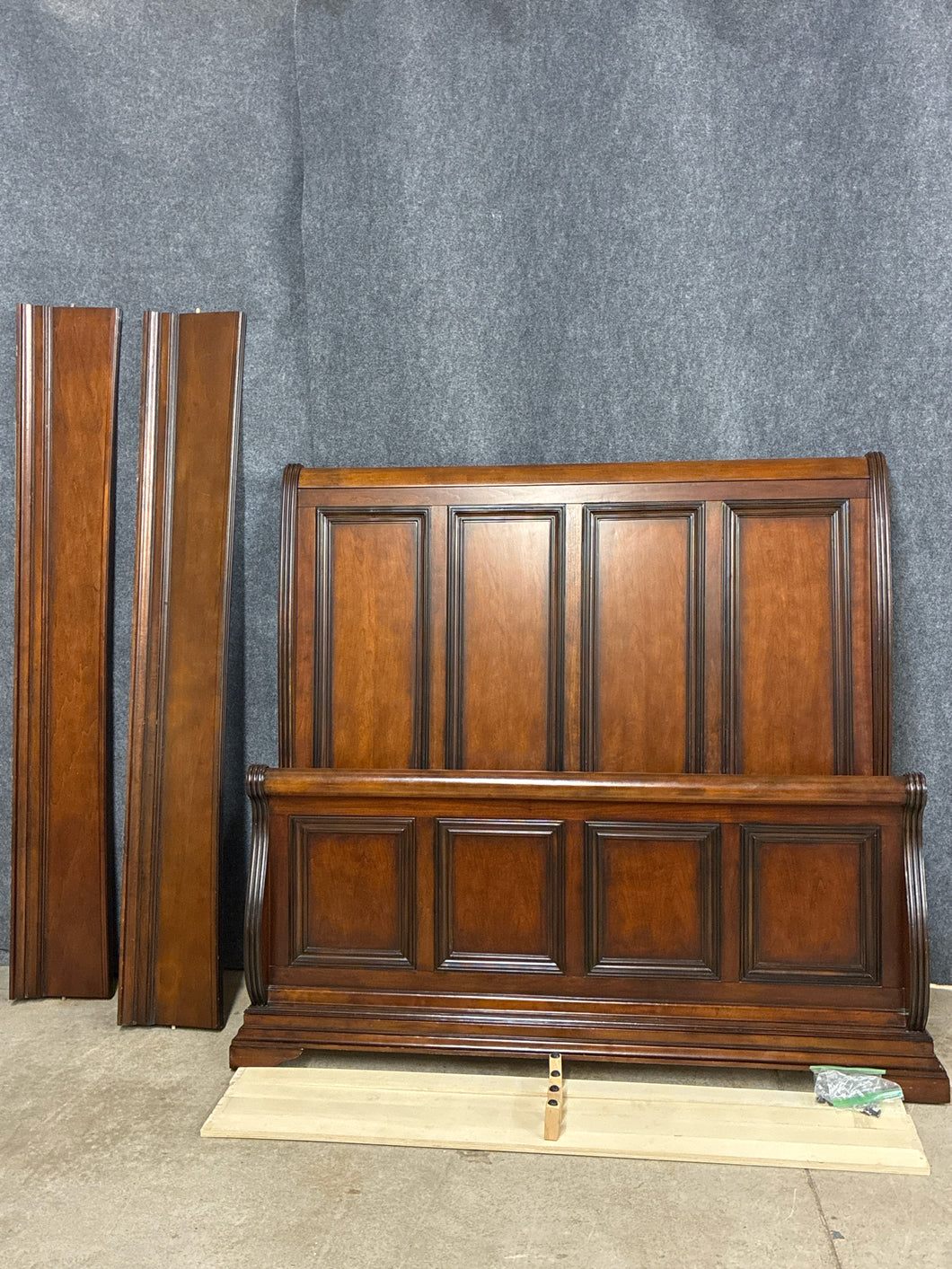 Magnussen Home Queen Sleigh Bed