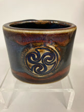 Load image into Gallery viewer, 8 Piece Pottery Napkin rings