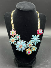 Load image into Gallery viewer, Joan Rivers Goldtone Necklace