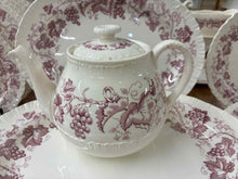 Load image into Gallery viewer, Wedgwood Dinnerware set