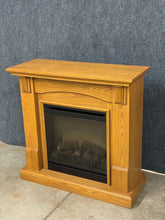 Load image into Gallery viewer, Dimplex Electric Fireplace Insert in Oak Mantel Surround