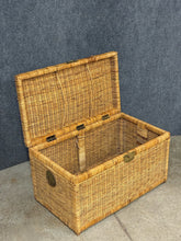 Load image into Gallery viewer, Woven Wicker Blanket Chest
