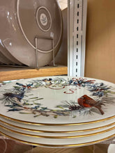 Load image into Gallery viewer, Lenox Winter Greetings 12 Piece Plates
