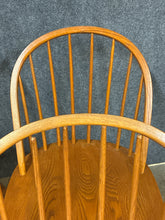 Load image into Gallery viewer, AS-IS Set Of 4 Nichols And Stone Dining Chairs