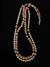 Load image into Gallery viewer, Round Pearl Pink Necklace