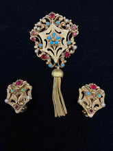 Load image into Gallery viewer, 2 Piece Filigree Rhinestone Clip Goldtone Jewelry set