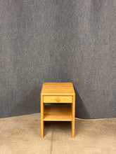 Load image into Gallery viewer, Pompanoosuc Mills Side Table With Drawer