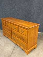 Load image into Gallery viewer, Traditional Oak 7-Drawer Dresser