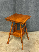 Load image into Gallery viewer, Vintage Victorian Style Side Table