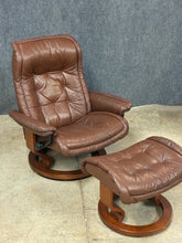 Load image into Gallery viewer, Vintage Scandinavian Style Tufted Leather Swivel Recliner with Ottoman