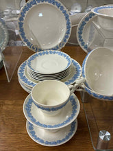 Load image into Gallery viewer, Wedgwood Dinnerware set