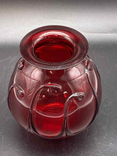 Load image into Gallery viewer, Ruby Vase
