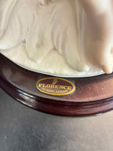 Load image into Gallery viewer, Giuseppe Armani Figurine