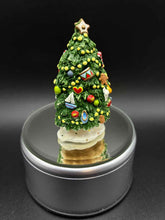 Load image into Gallery viewer, Resin Green 1 Piece Figurine