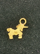 Load image into Gallery viewer, Gold Pendant