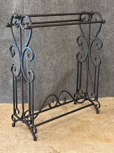 Load image into Gallery viewer, Metal Quilt/Towel Rack