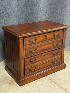 Hooker Furniture Traditional 2-Drawer Lateral File Cabinet