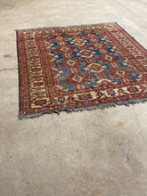 Load image into Gallery viewer, Hand-Knotted Wool Area Rug Made In Pakistan