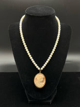 Load image into Gallery viewer, Necklace