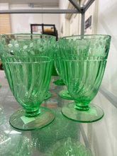 Load image into Gallery viewer, Floral Dinnerware set