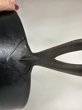 Load image into Gallery viewer, Cast Iron Black Round Cookware