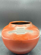 Load image into Gallery viewer, Pottery Vase
