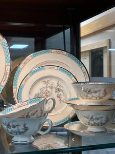 Lenox Platinum Trim Dinnerware set