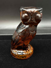 Load image into Gallery viewer, Glass Amber 1 Piece Figurine
