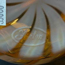 Load image into Gallery viewer, Fenton Glass Swirl Caramel 1 Piece Basket