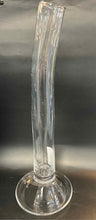 Load image into Gallery viewer, Gommaire Clear Glass Vase
