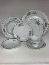 Load image into Gallery viewer, Platinum Trim Floral Porcelain White Dinnerware set
