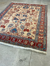 Load image into Gallery viewer, Pakistani Hand-Knotted Wool Heriz/Serapi Style Rug