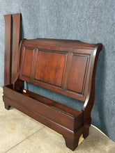 Load image into Gallery viewer, Nichols &amp; Stone Solid Wood Queen Sleigh Bed