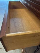 Load image into Gallery viewer, Hickory Chair Traditional Mahogany Nightstand/Cabinet