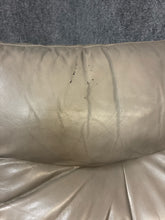 Load image into Gallery viewer, Contemporary Manual Leather Recliner