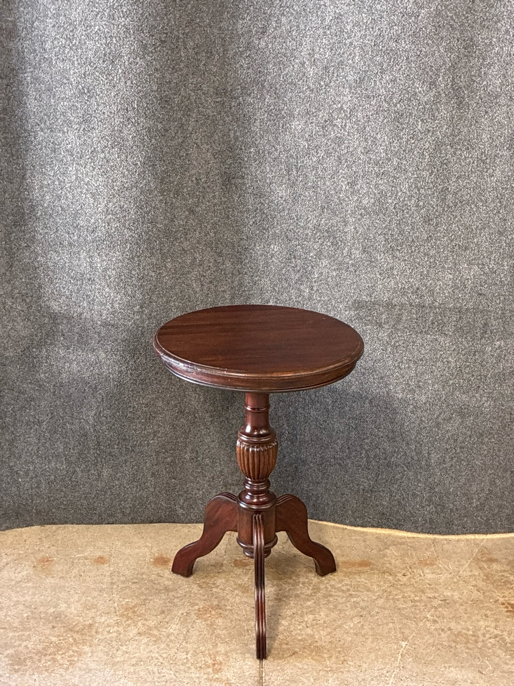 Mahogany Fluted Pedestal Accent Table